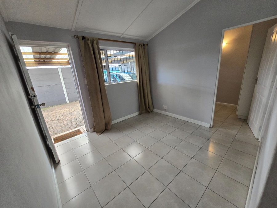 3 Bedroom Property for Sale in Steenberg Western Cape